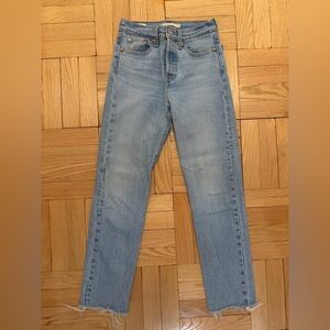 Levi's Women's Wedgie Straight Leg Jeans Size 23 in Light Blue Wash